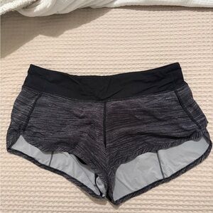 Lululemon Athletica Black and Gray Patterned speed up shorts 2.5 inches